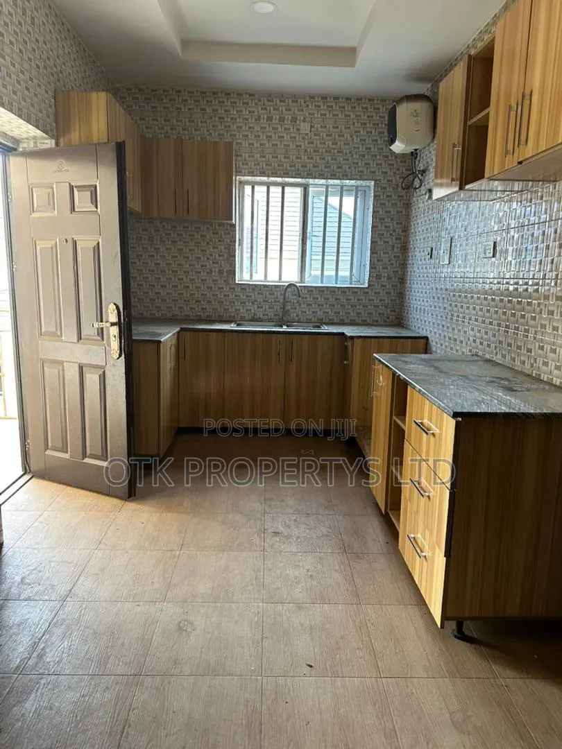 3bdrm Block of Flats in Jabi By Ukraine for rent in Jabi