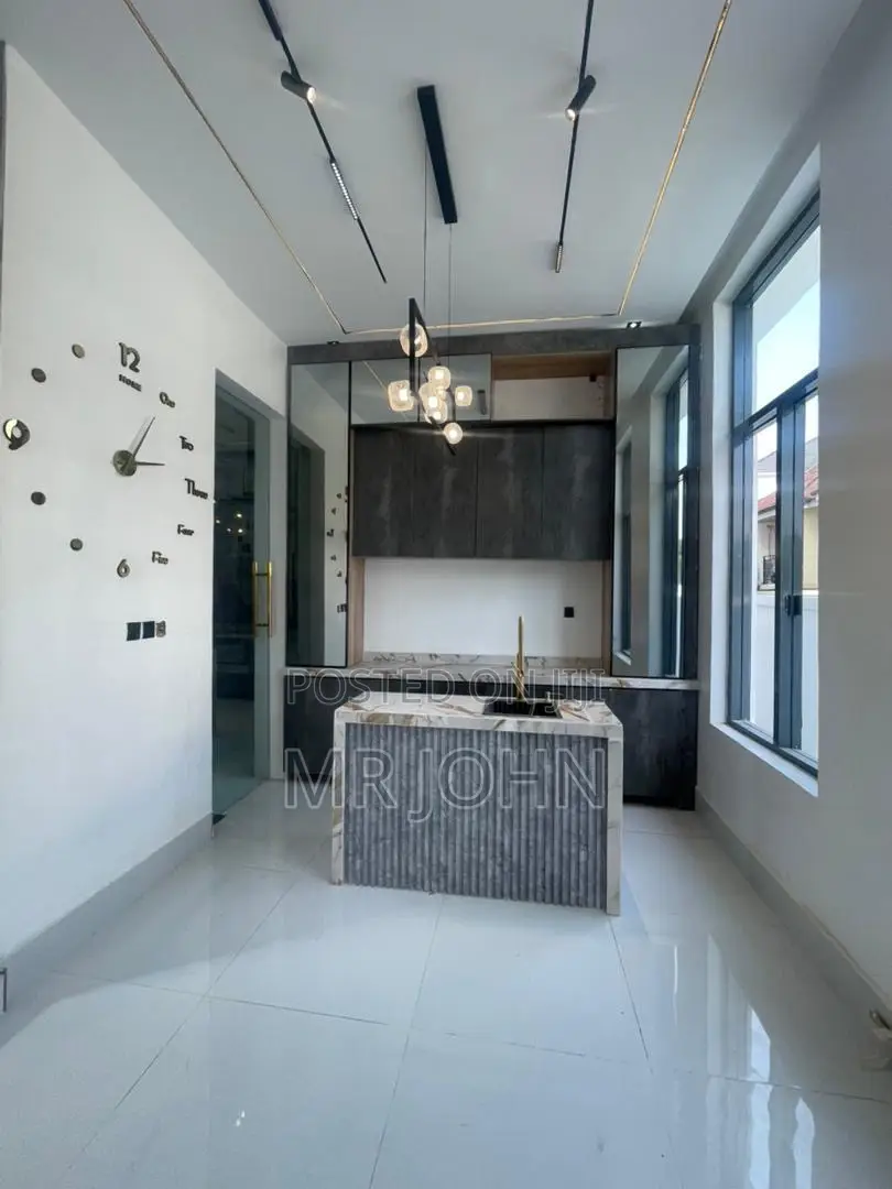 5bdrm House in De Man Pr, Lekki for sale in Lekki