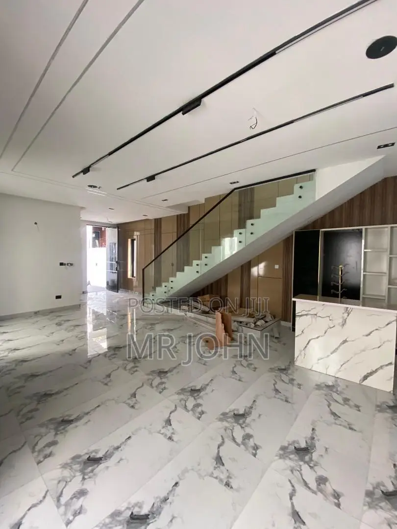 5bdrm House in De Man Pr, Lekki for sale in Lekki
