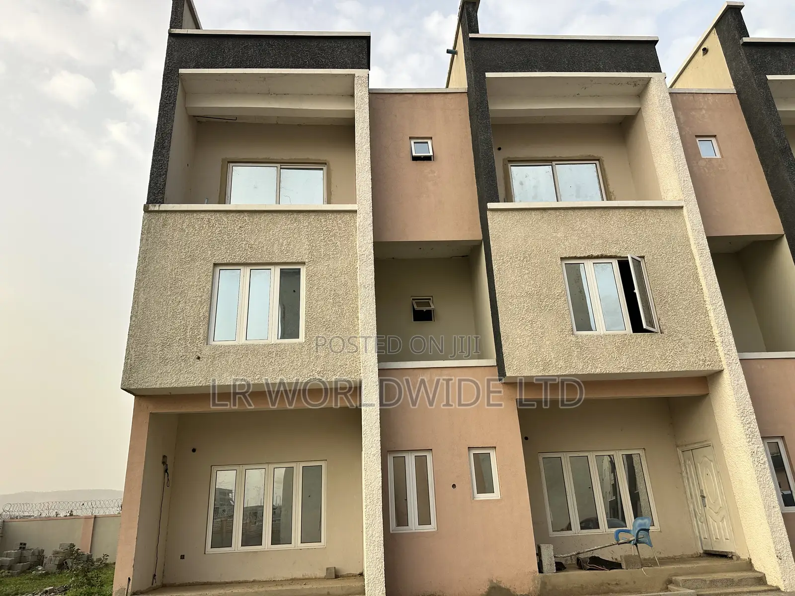 5bdrm Townhouse/Terrace in Jahi for sale in Jahi