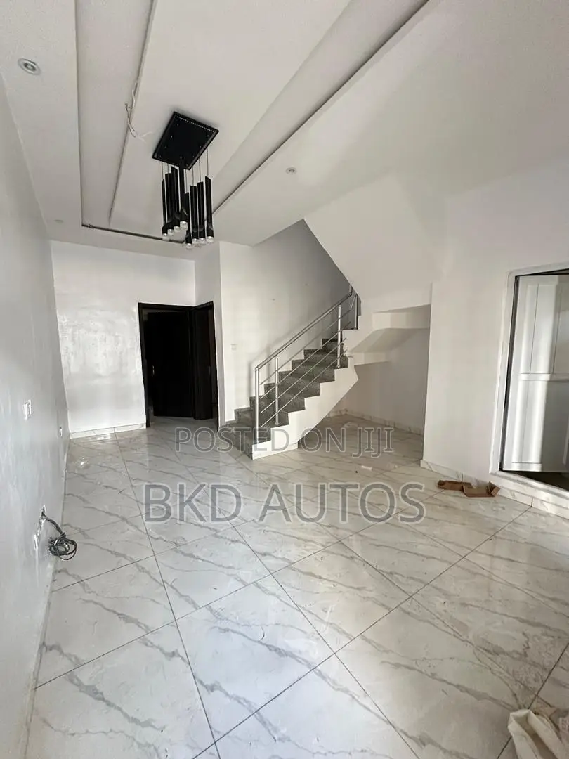 3bdrm Duplex in Ilaje for sale in Ilaje