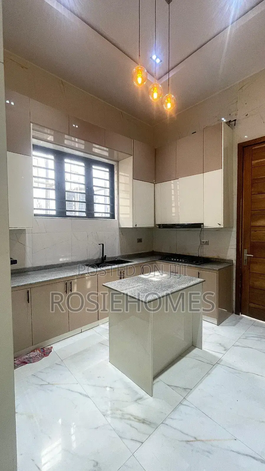 4bdrm Duplex in Light Estate, Agungi for rent in Agungi