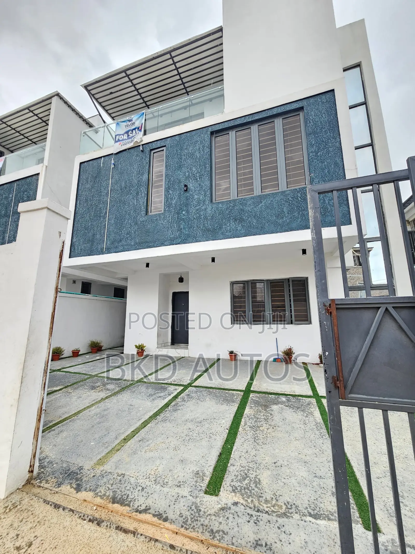 4bdrm Duplex in Ologolo for sale in Ologolo