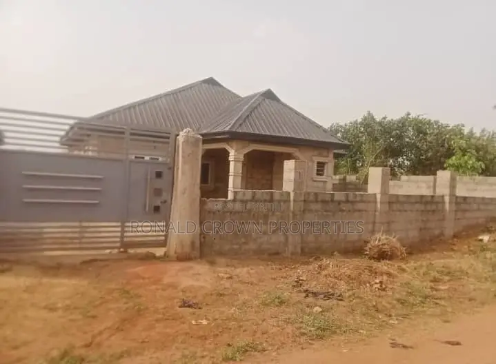3bdrm Bungalow in Adamo for sale in Adamo