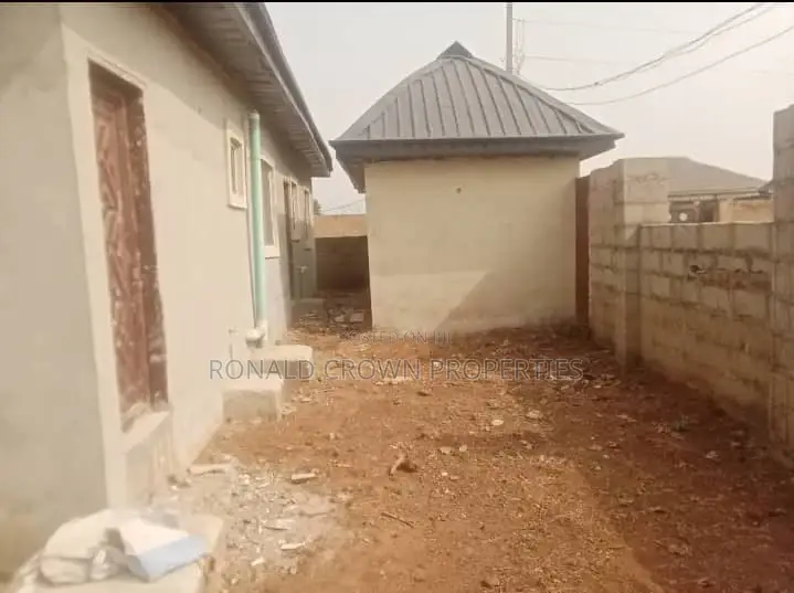 3bdrm Bungalow in Adamo for sale in Adamo