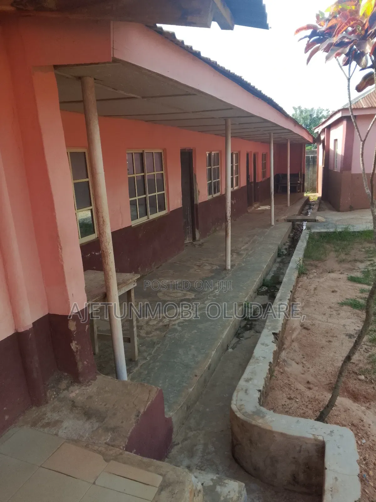 14bdrm Block of Flats in Bank Road Ado Ekiti for sale in Ado Ekiti