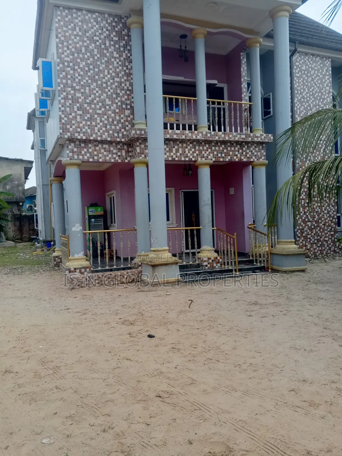 7bdrm House in New Layout, Warri for sale in Warri
