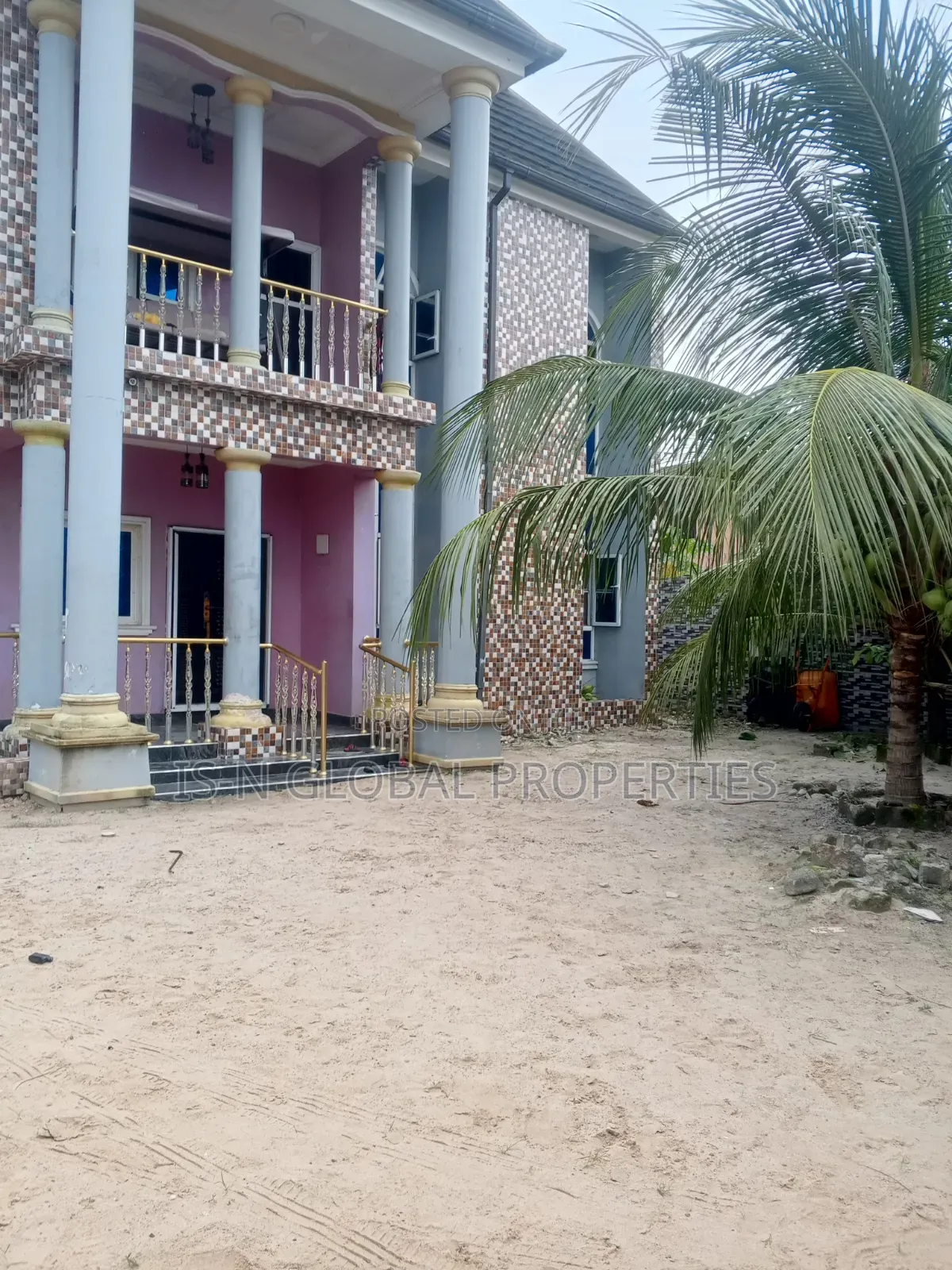 7bdrm House in New Layout, Warri for sale in Warri