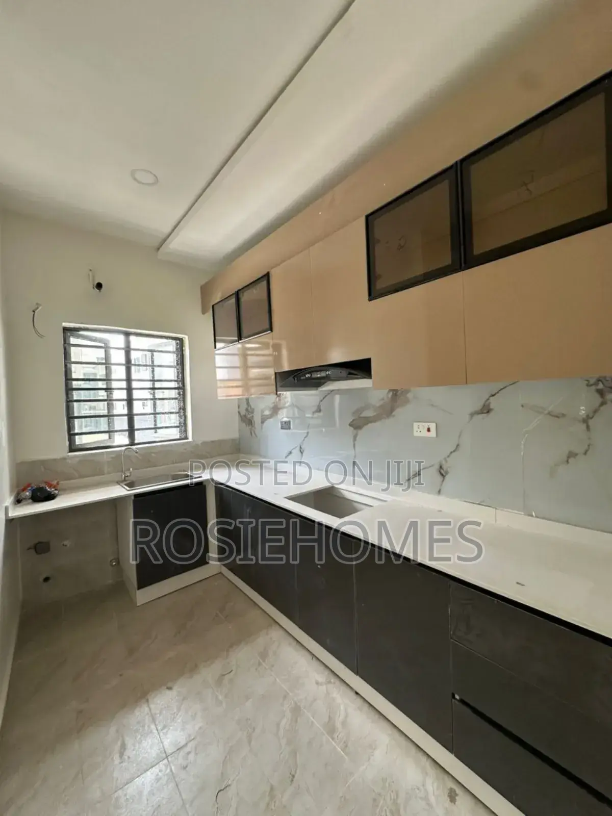 4bdrm Duplex in Light Estate, Adeola Odeku for rent in Adeola Odeku