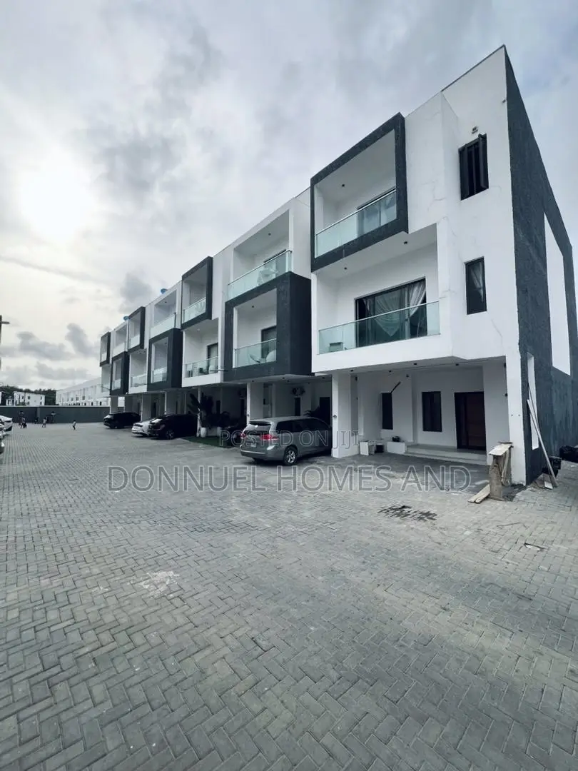4bdrm Townhouse / Terrace in Lekki Expressway for rent in Lekki Expressway