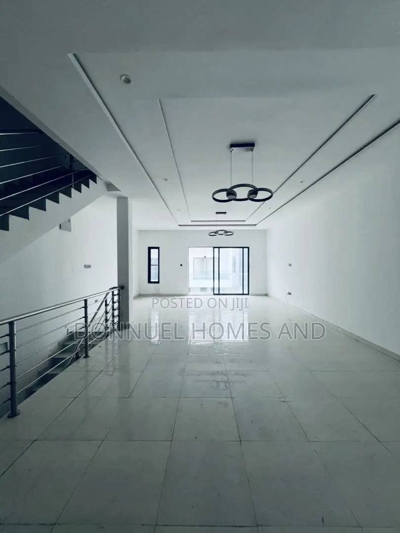 4bdrm Townhouse / Terrace in Lekki Expressway for rent in Lekki Expressway