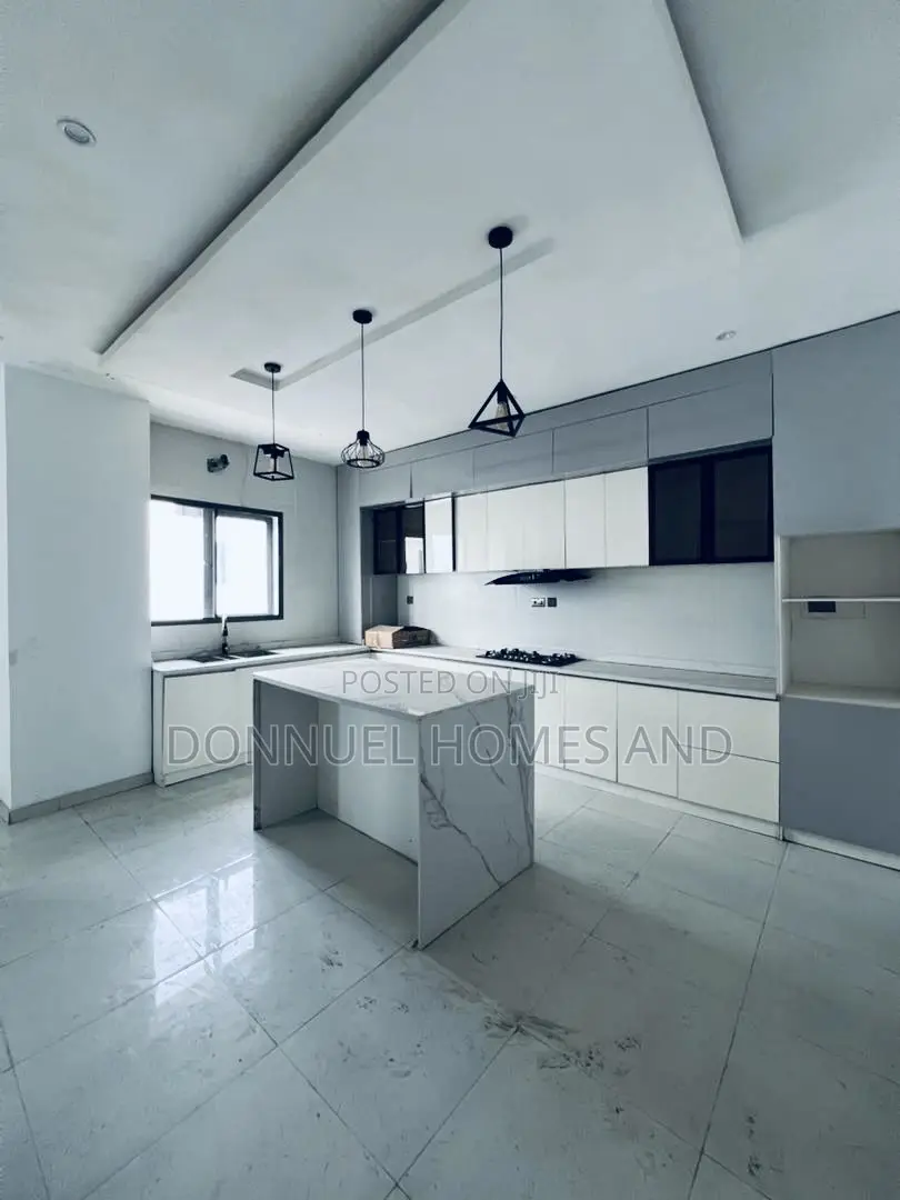 4bdrm Townhouse / Terrace in Lekki Expressway for rent in Lekki Expressway