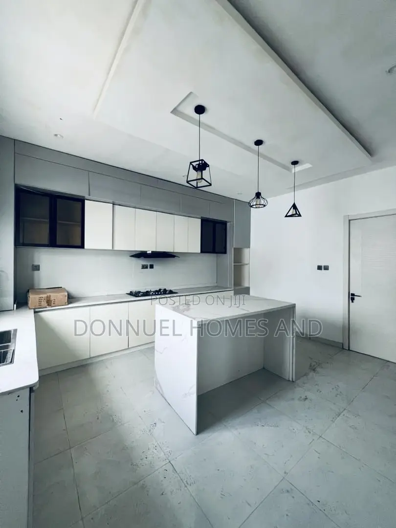 4bdrm Townhouse / Terrace in Lekki Expressway for rent in Lekki Expressway