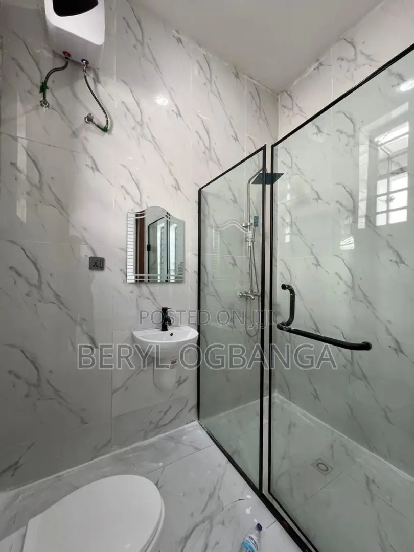 4bdrm Duplex in Lekki Phase 2 for rent in Lekki Phase 2