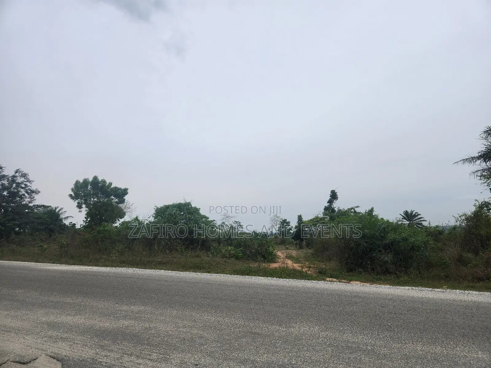 Strategic 200 Acres on Tarred Road at Ajeebo Near Lag-Ibadan Express in Obafemi-Owode