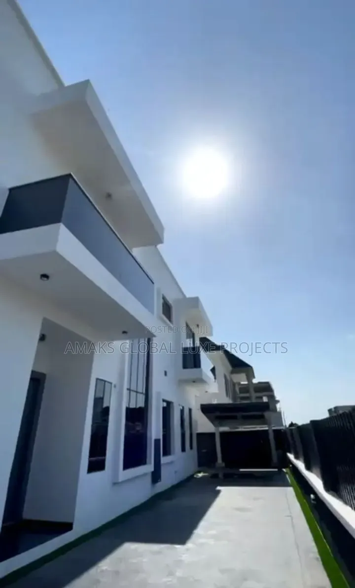 Furnished 5bdrm Duplex in Sangotedo for sale in Sangotedo