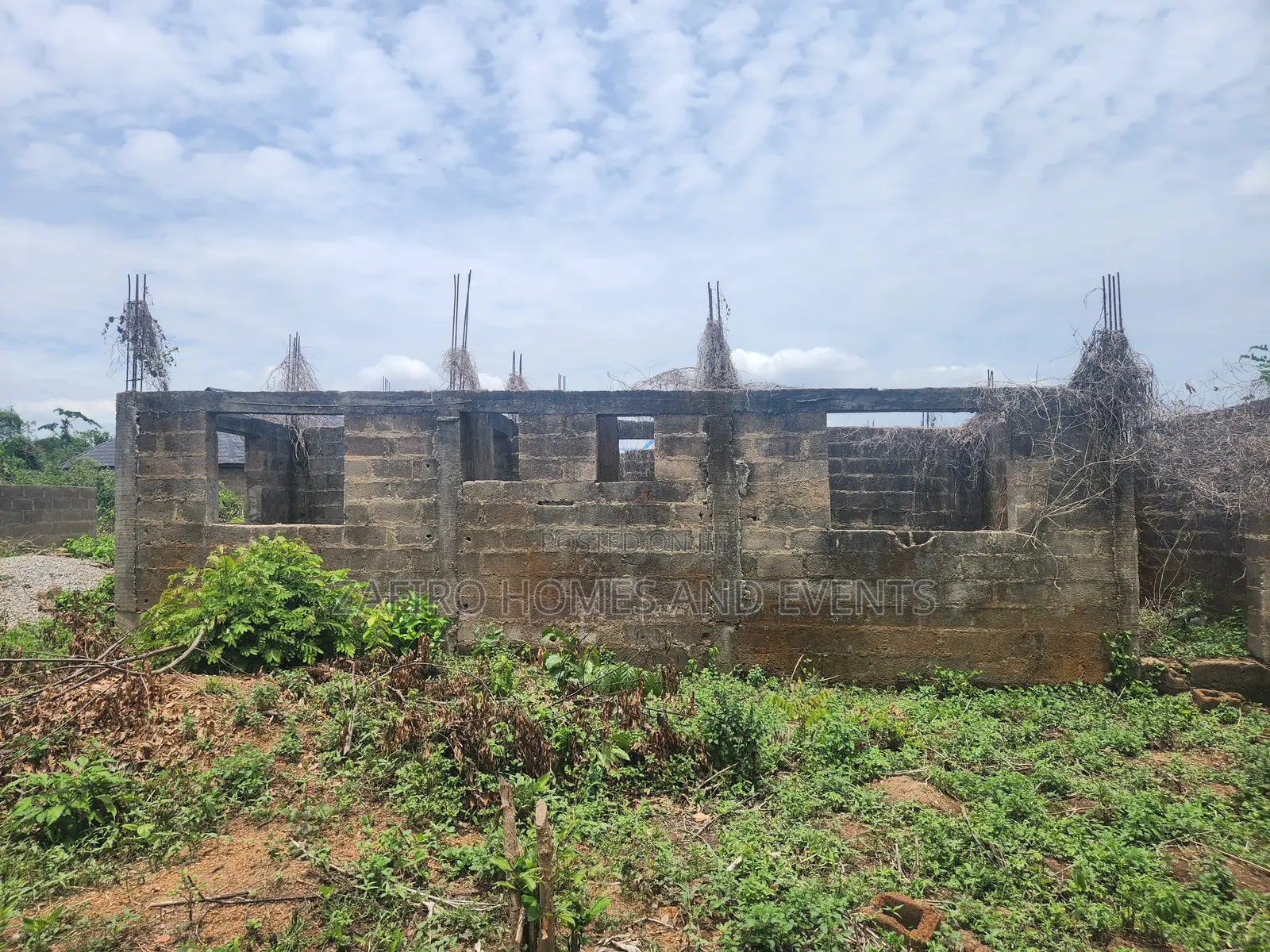 6bdrm Bungalow In Ademilokun Estate, Akobo For Sale in Akobo