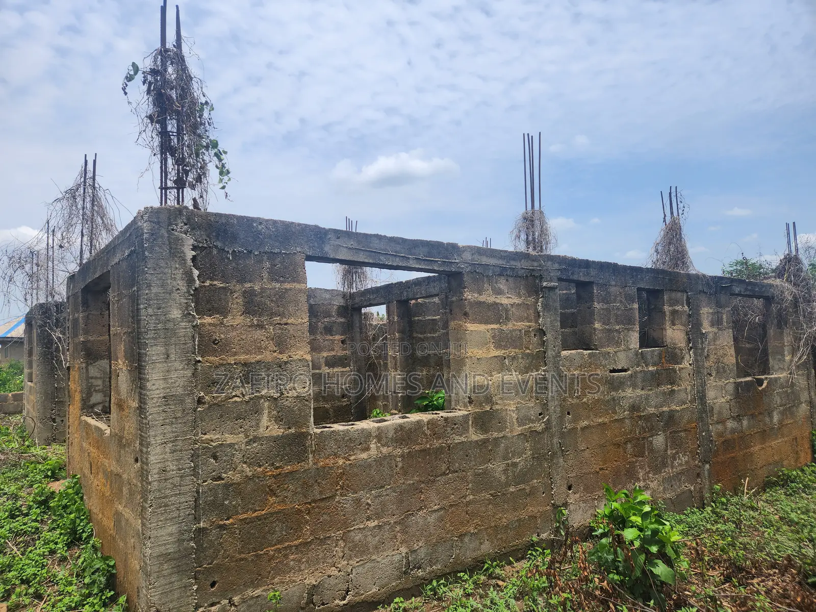 6bdrm Bungalow In Ademilokun Estate, Akobo For Sale in Akobo
