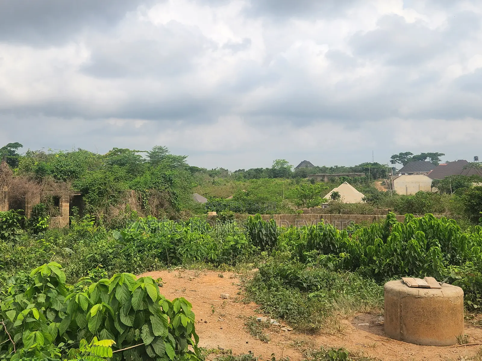 6bdrm Bungalow In Ademilokun Estate, Akobo For Sale in Akobo