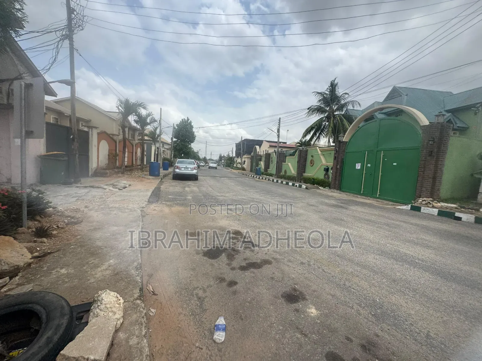 Land Measuring 1200sqm With a Demolishable Structure in GRA Phase 2 Shangisha