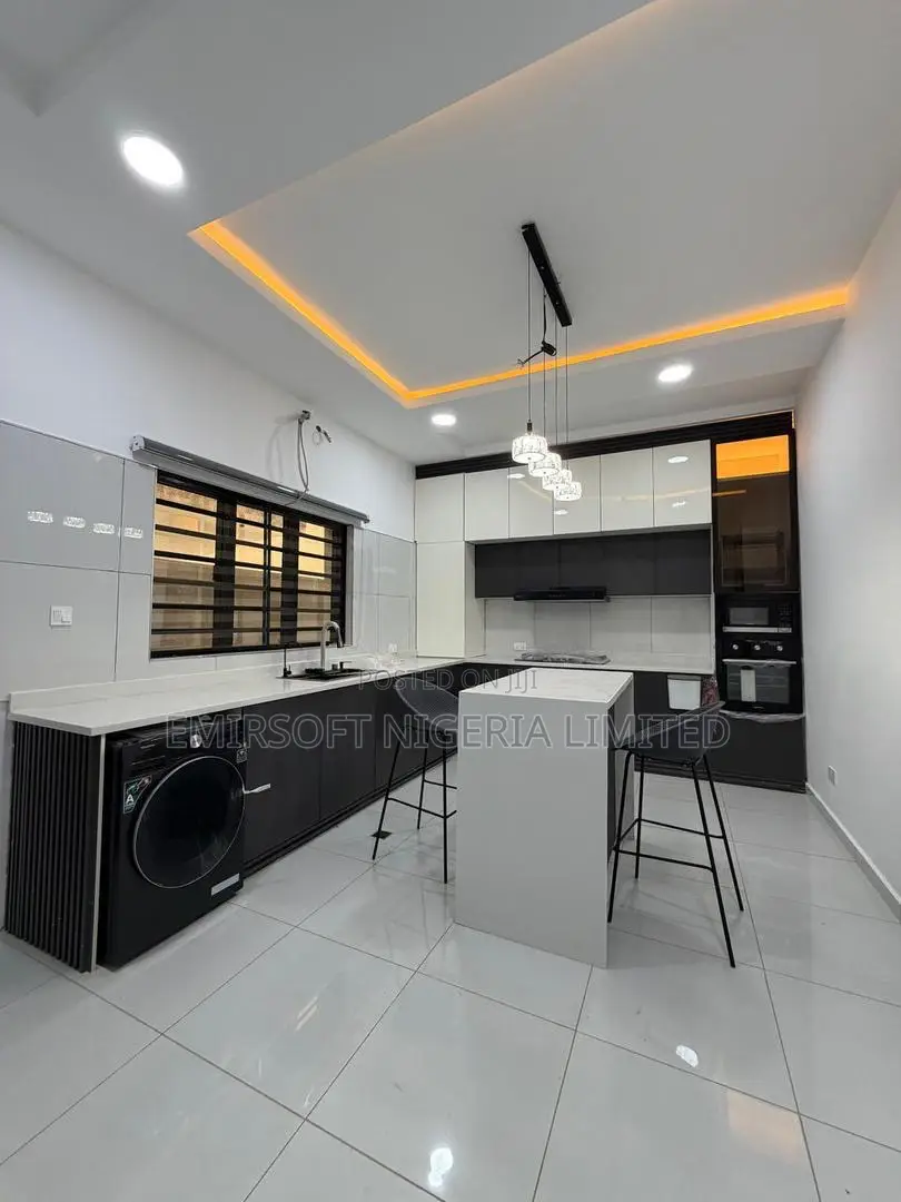 5bdrm Duplex in Agodi for sale in Agodi