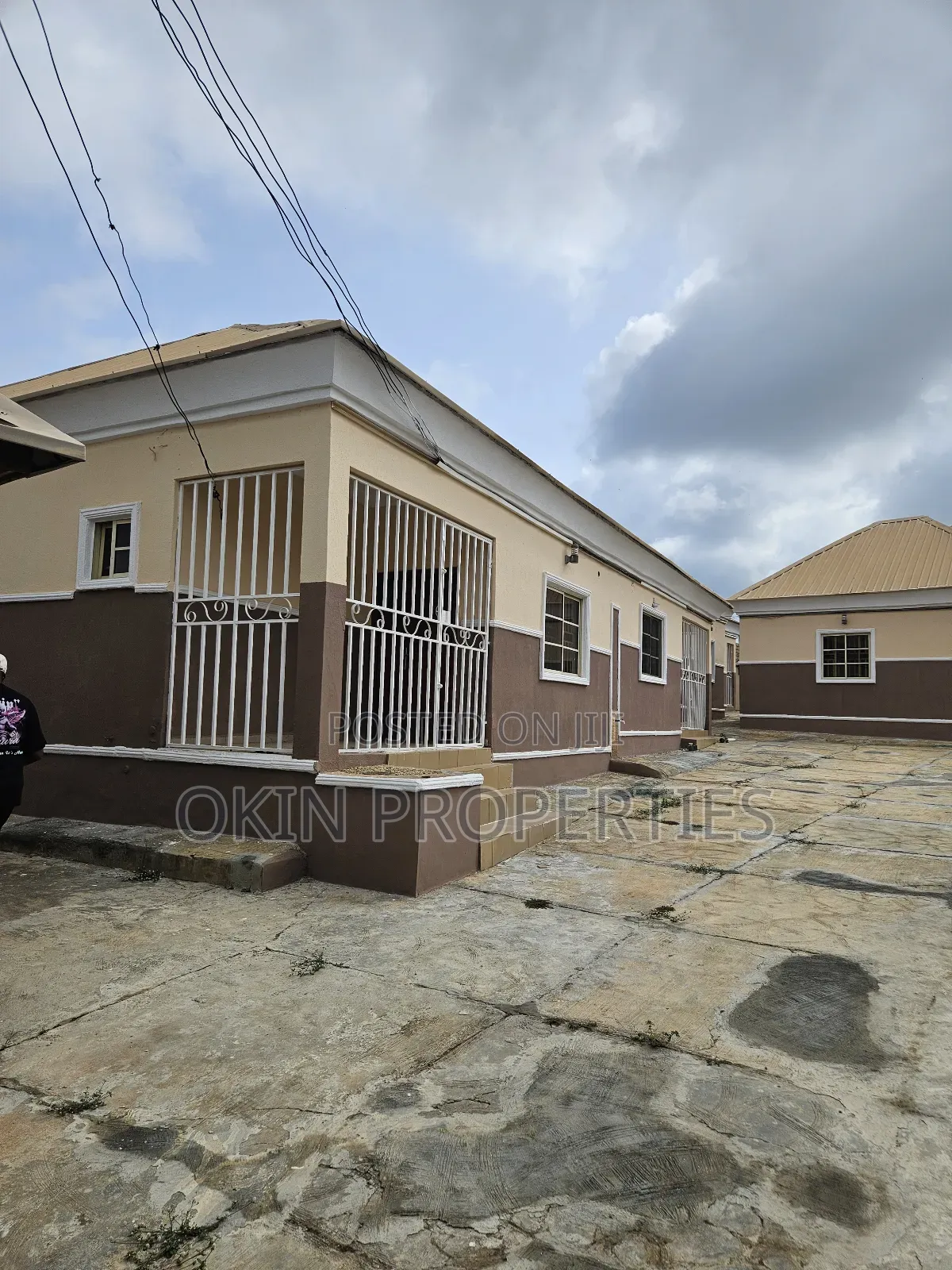 Furnished 2bdrm Block of Flats in Agunbelewo, Osogbo for sale in Osogbo