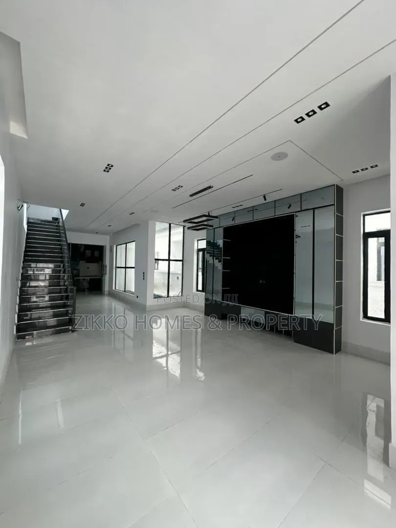 5bdrm Duplex in Ajah, Lekki for sale in Lekki