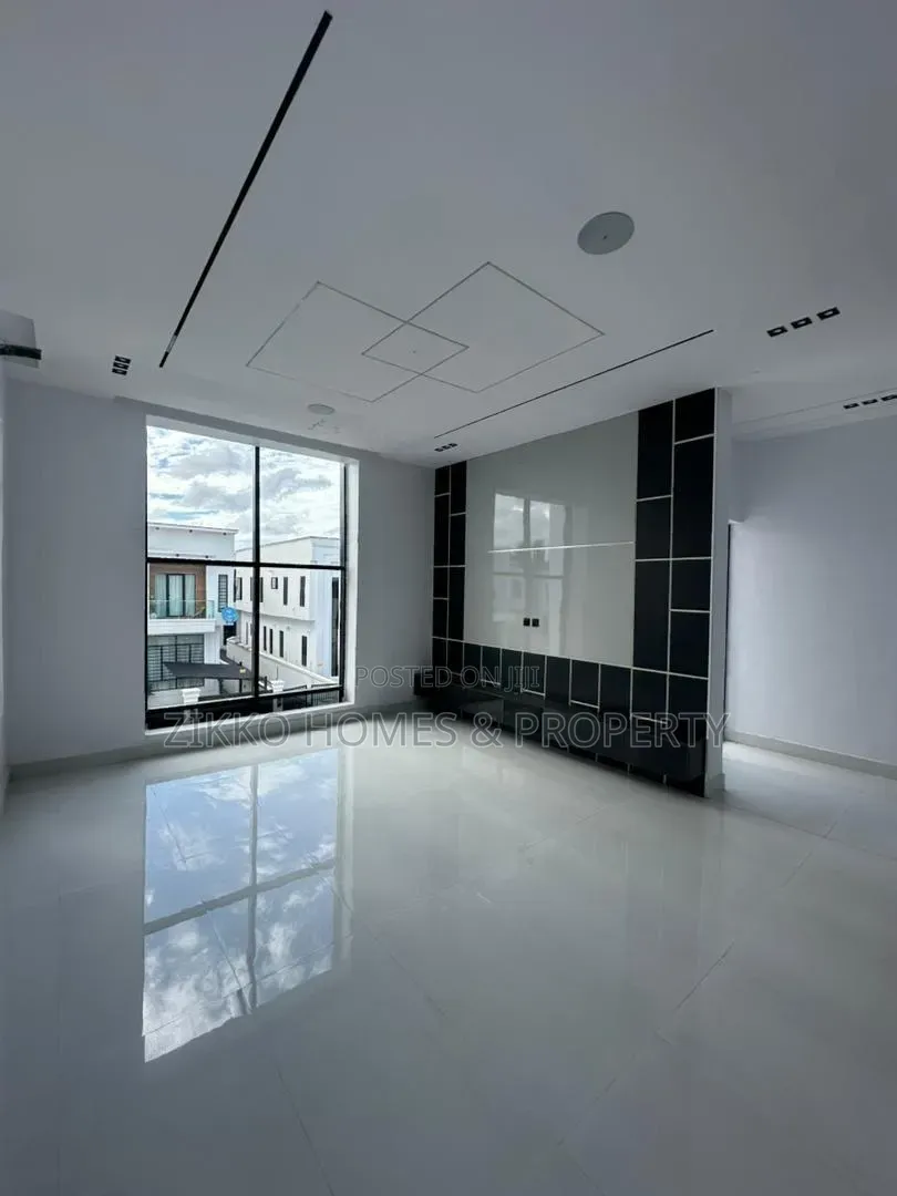 5bdrm Duplex in Ajah, Lekki for sale in Lekki