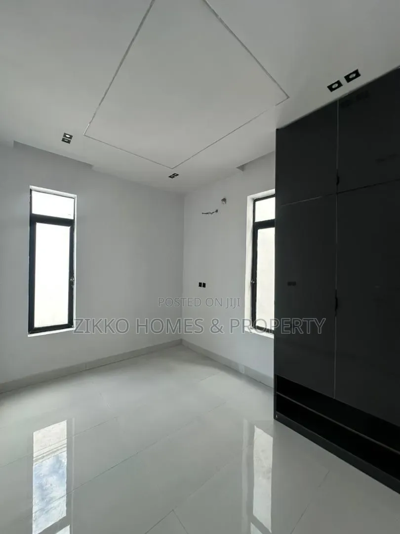 5bdrm Duplex in Ajah, Lekki for sale in Lekki