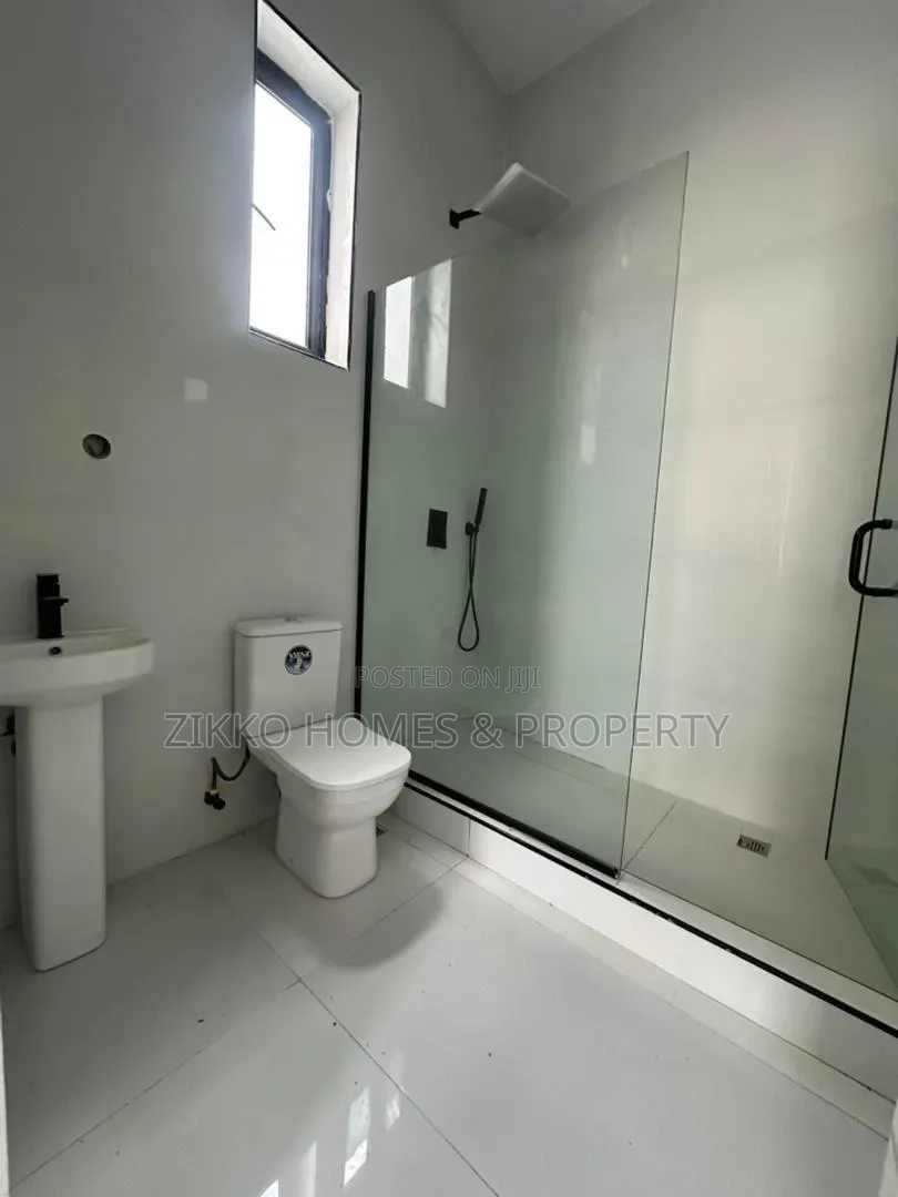 5bdrm Duplex in Ajah, Lekki for sale in Lekki