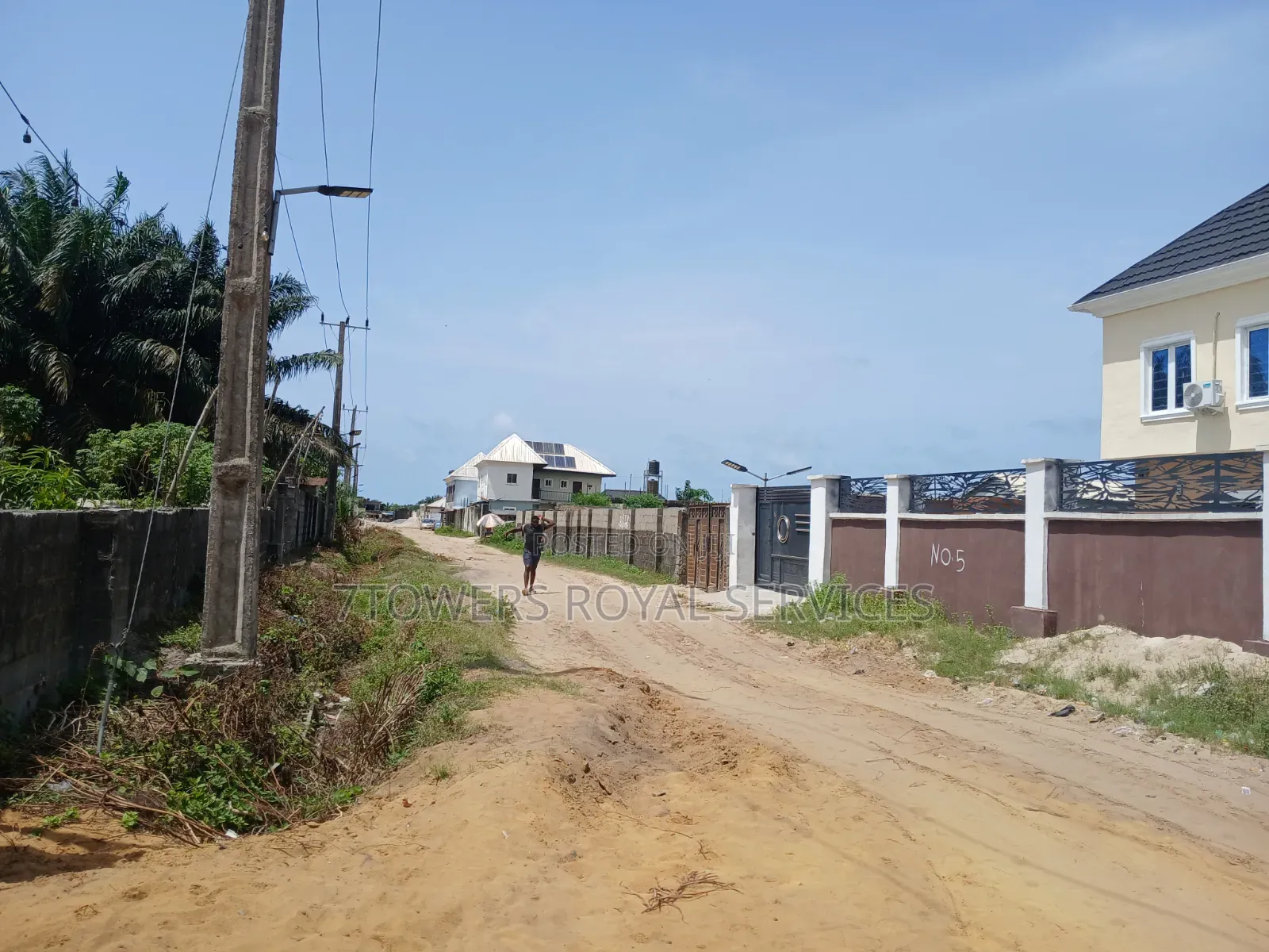 2 and Half Plots in Eleko