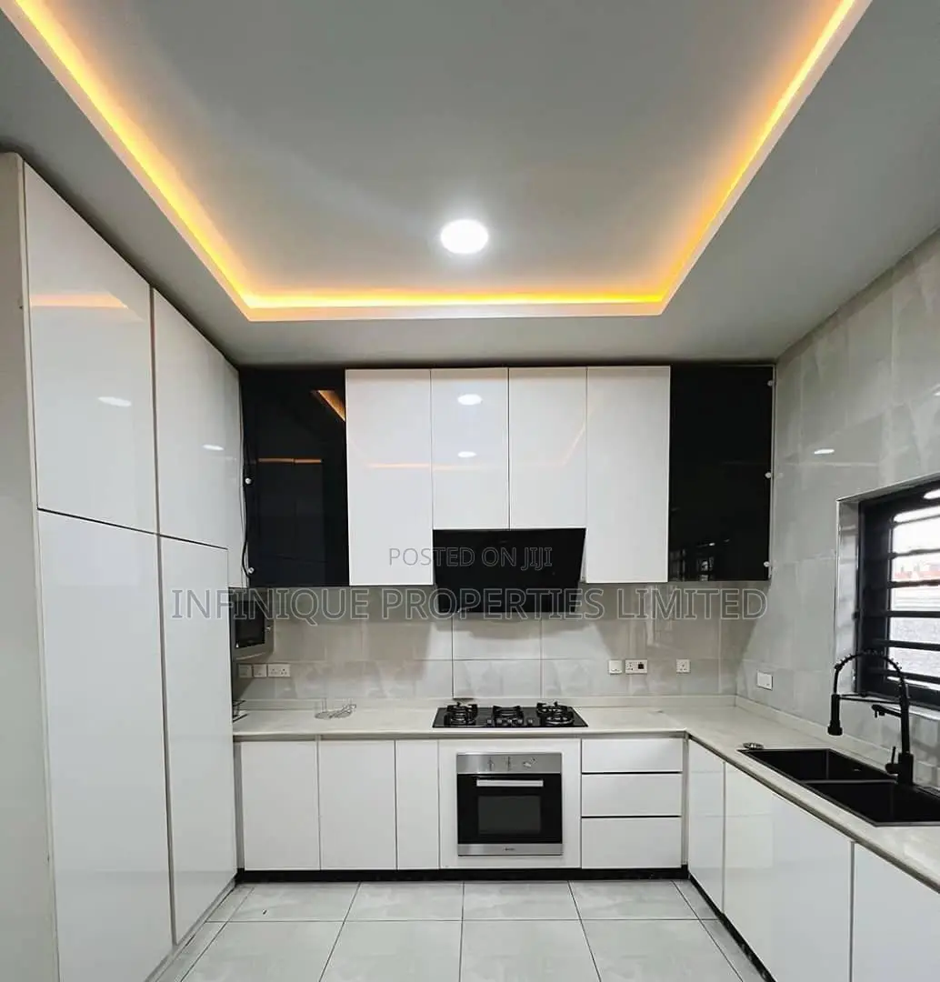4bdrm Townhouse / Terrace in Lekki Phase 1 for rent in Lekki Phase 1