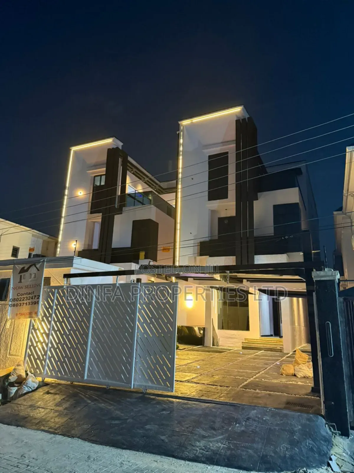 5bdrm Duplex in Orchid Road, Ikota for sale in Ikota