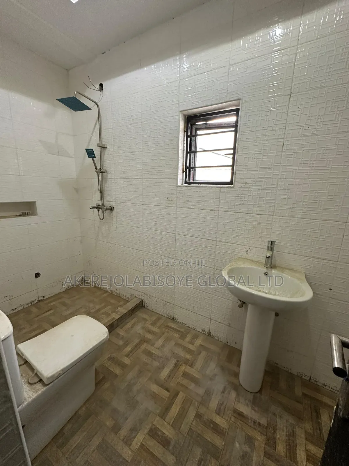 5bdrm Duplex in Close To Beger Yard for rent in Life Camp