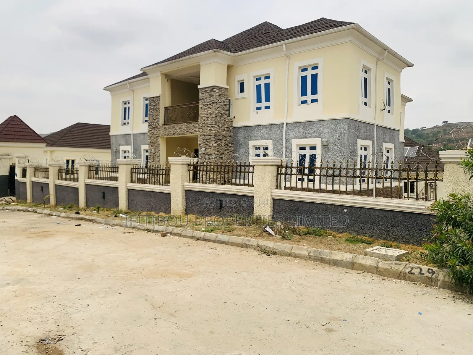 6bdrm Duplex in Naf Valley Estate, Asokoro for rent in Asokoro