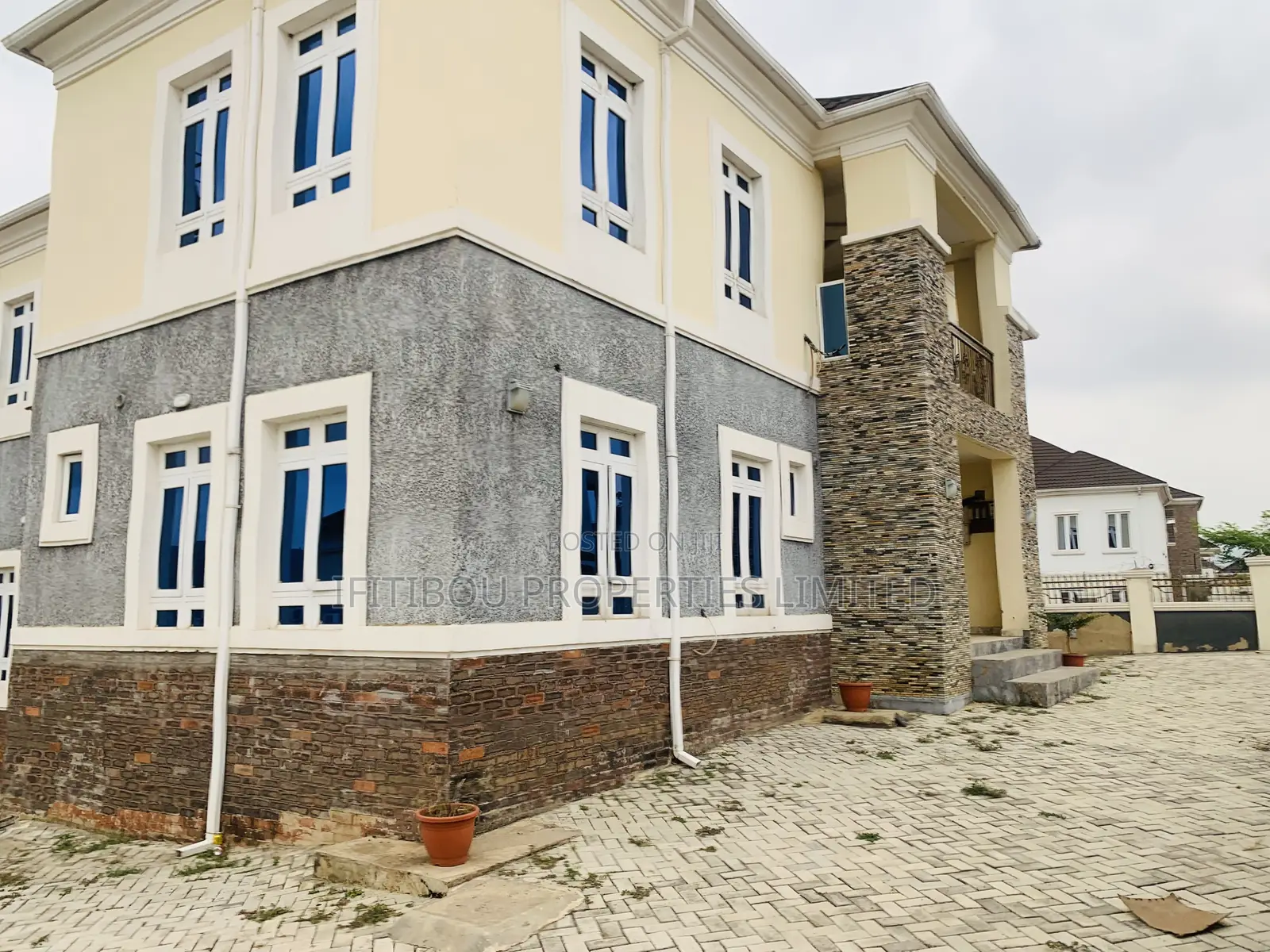 6bdrm Duplex in Naf Valley Estate, Asokoro for rent in Asokoro