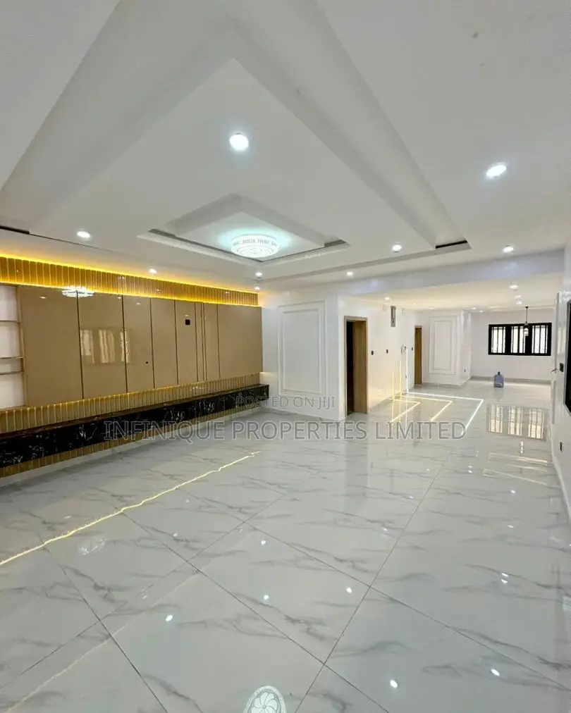 6bdrm Duplex in Vgc Estate for rent in VGC / Ajah
