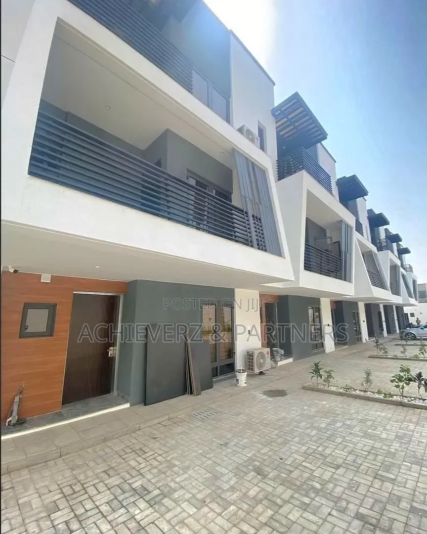 4bdrm Duplex in Life Camp for sale in Life Camp