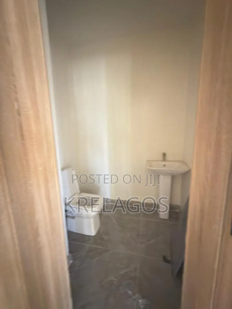 1bdrm Apartment in Abijo for sale in Abijo