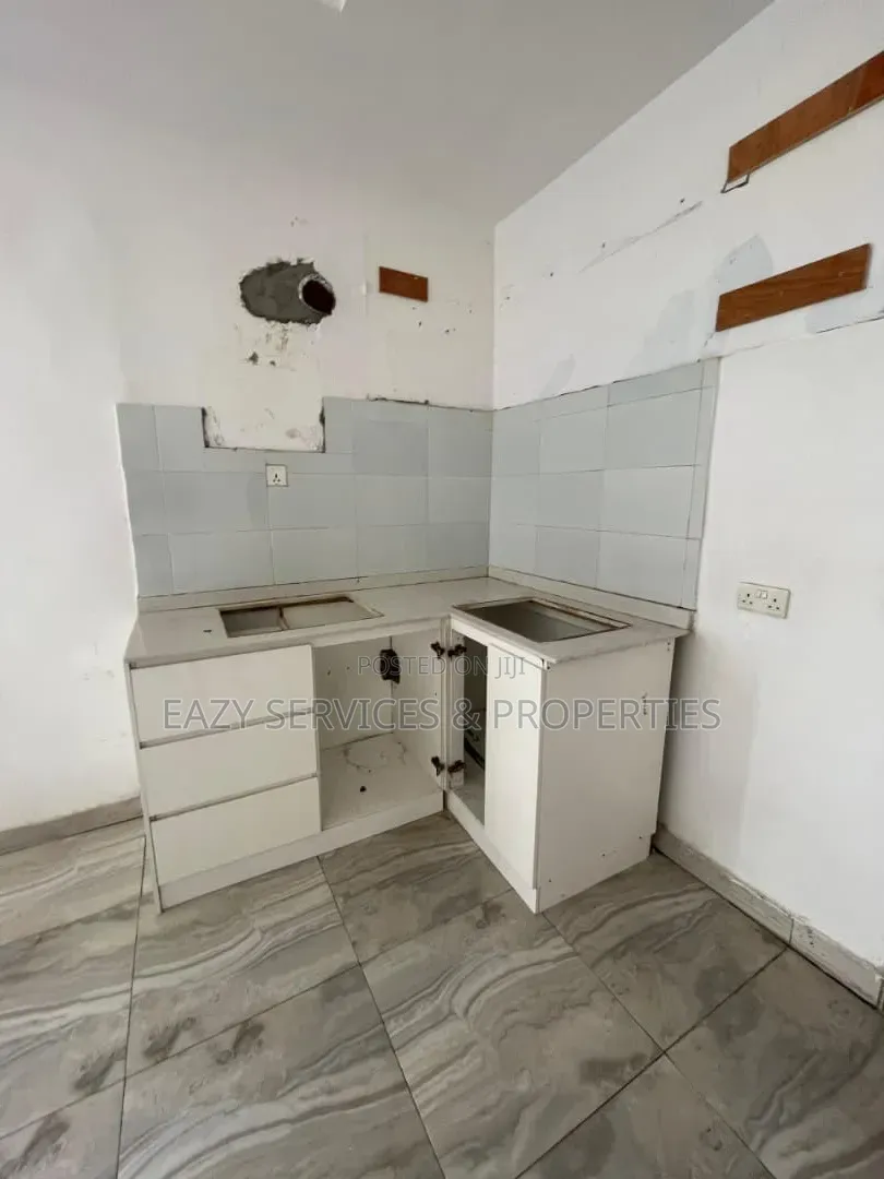 Mini Flat in Chevy View Estate, Chevron for rent in Chevron
