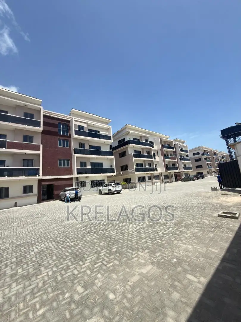 3bdrm Apartment in Abijo for sale in Abijo