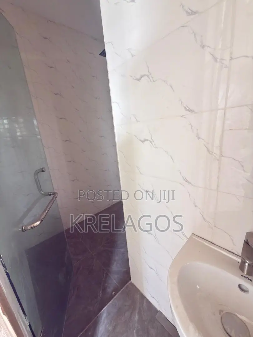 3bdrm Apartment in Abijo for sale in Abijo