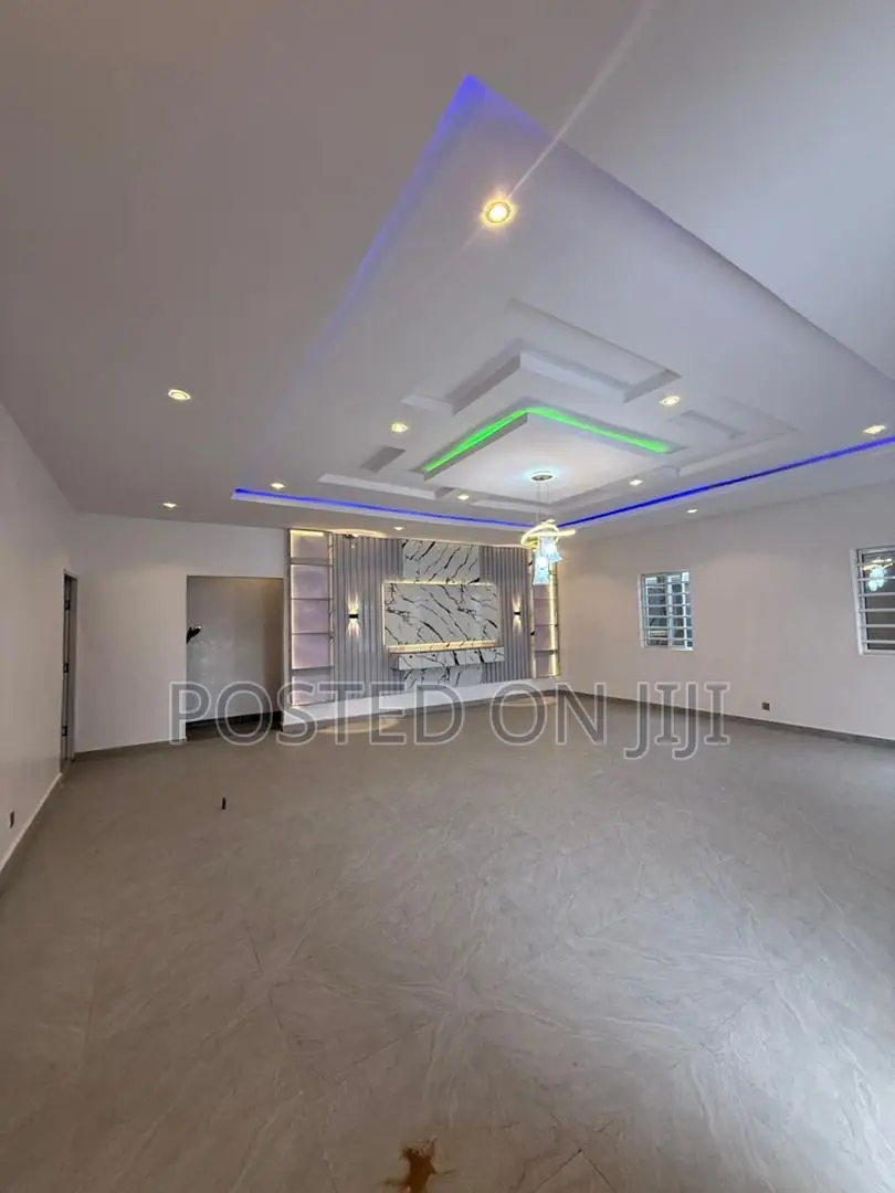 3bdrm Bungalow in Elebu, Akala Express for sale in Akala Express