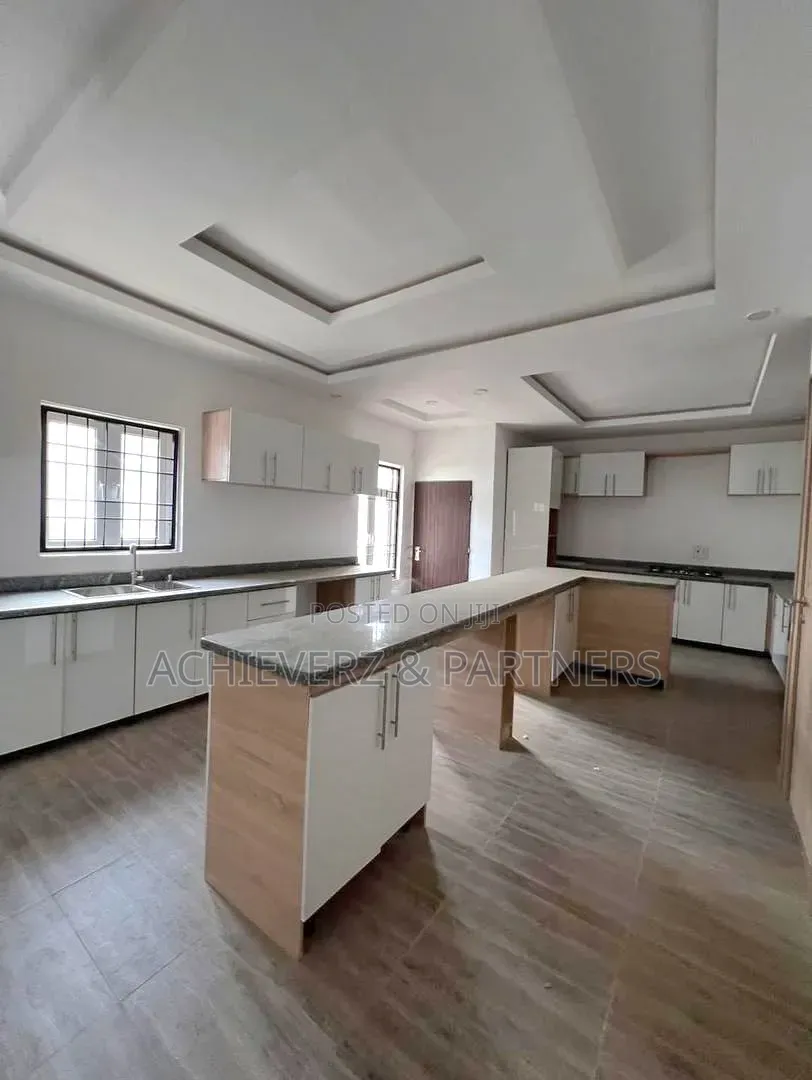 6bdrm Duplex in Guzape District for sale in Guzape District