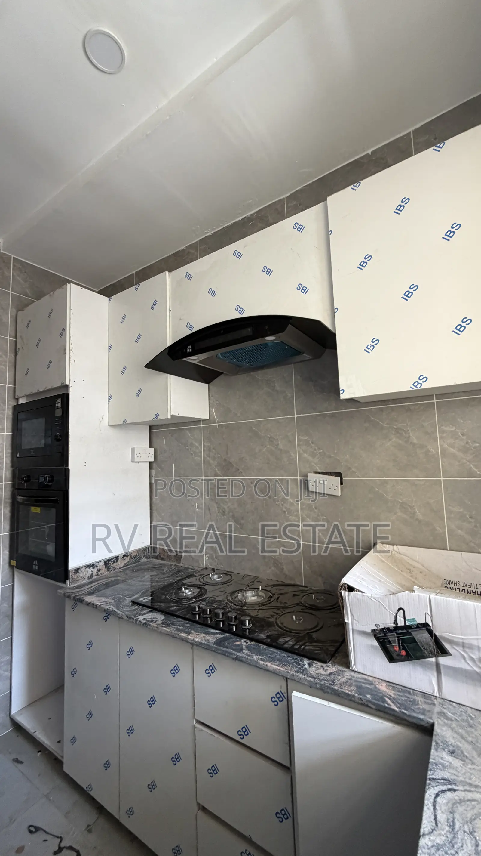 2bdrm Apartment in Surulere for sale in Surulere
