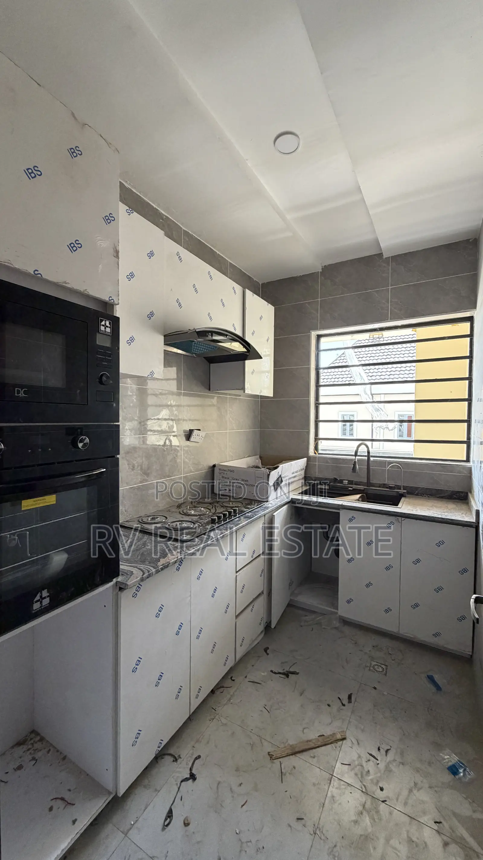 2bdrm Apartment in Surulere for sale in Surulere
