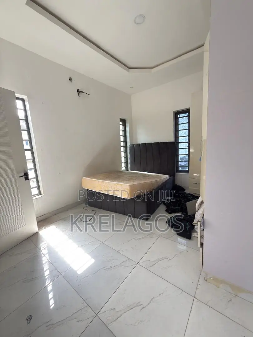 4bdrm Duplex in Ikota for rent in Ikota