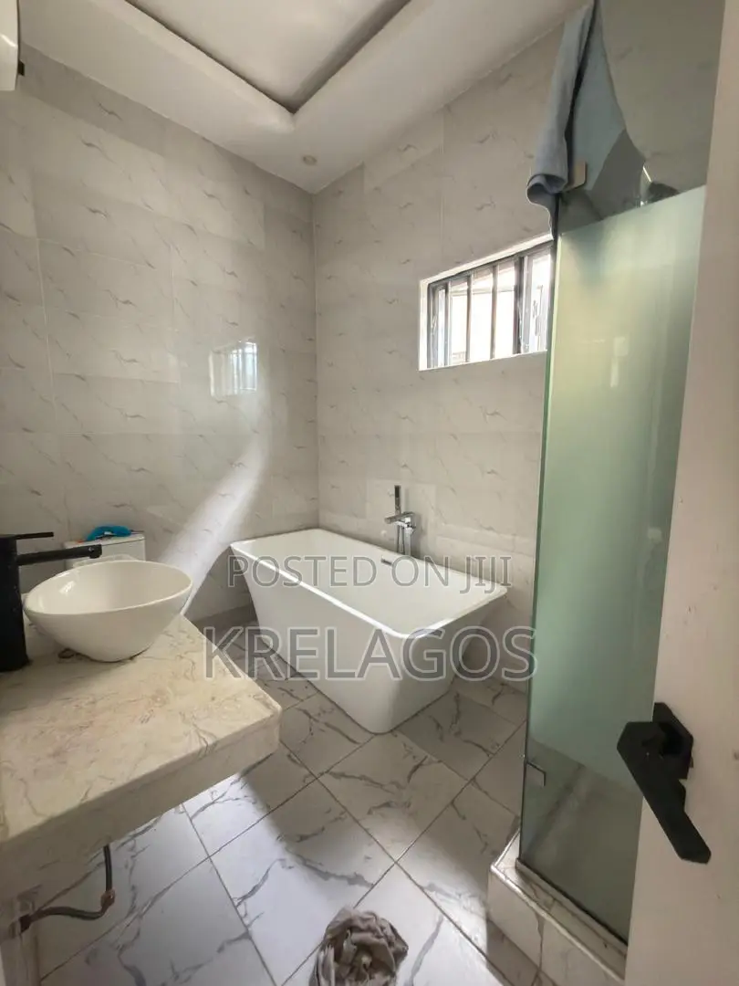 4bdrm Duplex in Ikota for rent in Ikota