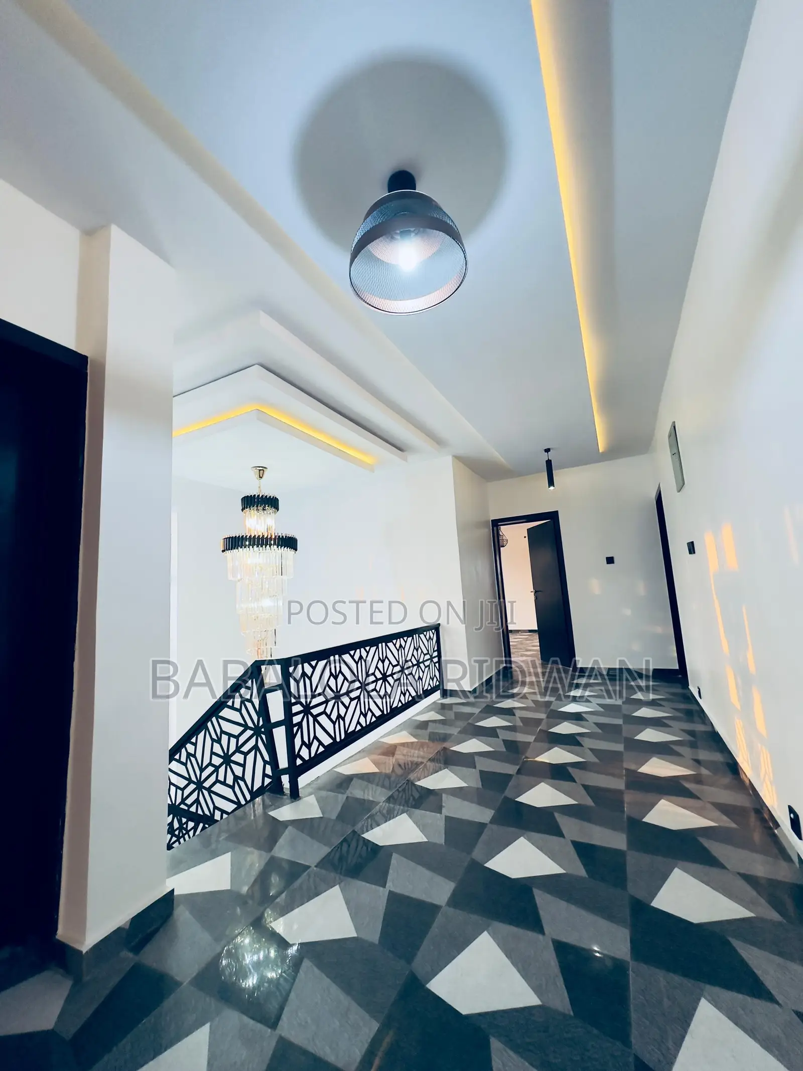 5bdrm Duplex in Dss Quarters Estate,, Jericho for sale in Jericho