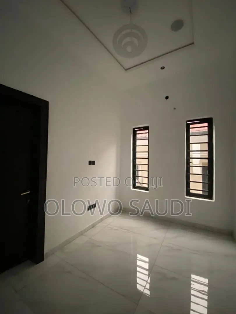 3bdrm Apartment in Caanan Estate, Olokonla for rent in Olokonla